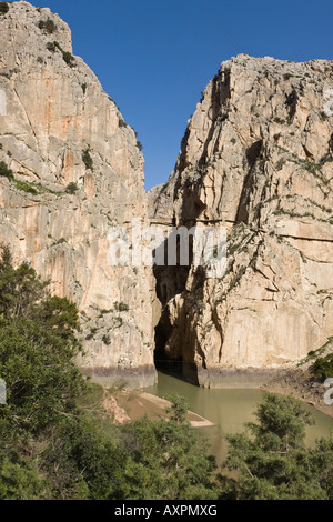 El Chorro Gorge près de Alora, Province de Malaga, Espagne. Desfiladero de los Gaitanes. Banque D'Images