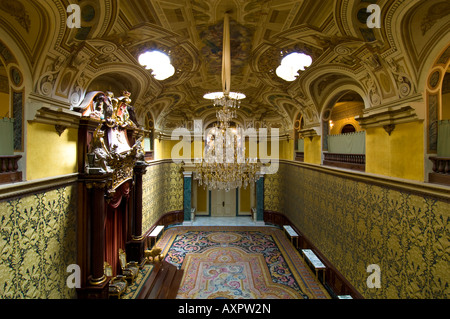 Salle du Trône Museu de les Arts moulures décoratives Palau Reial de Catalunya de Barcelone Espagne Pedrelbes Banque D'Images