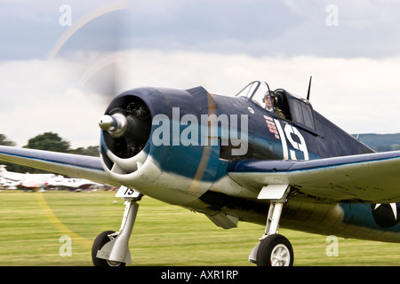 Grumman F6F Hellcat taxying à Goodwood Banque D'Images