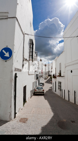 Rue étroite en espagnol hilltop town Banque D'Images