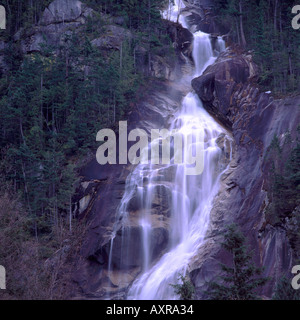 Shannon Falls dans la région de Shannon Falls Provincial Park près de Squamish en Colombie-Britannique, Canada Banque D'Images