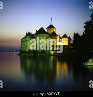 Géographie / voyages, Suisse, Vaud, Montreux, châteaux, le château de Chillon au bord du lac de Genève par nuit, vue extérieure, près de Montreux, Banque D'Images