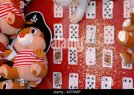 Un champ de foire le jeu de fléchettes Banque D'Images