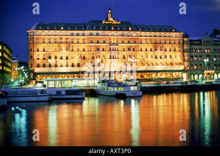 Grand Hotel à Stockholm la nuit Banque D'Images