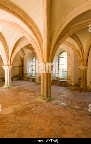 L'une des chambres de l'abbaye cistercienne de Fontenay, énumérés dans l'Unesco Patrimoine mondial Banque D'Images