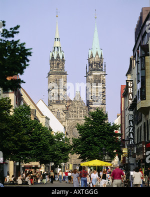 Géographie / voyages, Allemagne, Bavière, Nuremberg, église Saint-Lorenz, vue sur la zone piétonne, Karolinenstrasse, , Banque D'Images