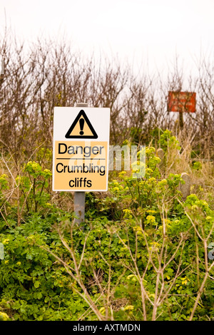 Panneau danger falaise, Hunstanton, Norfolf, Angleterre Banque D'Images