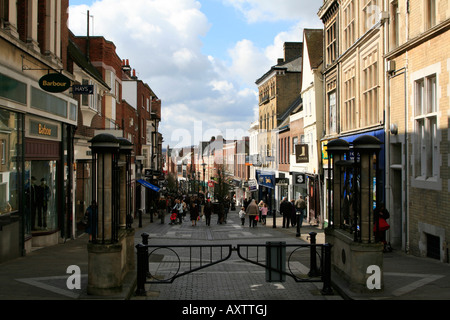 Le château de Windsor centre ville touristes Royal Borough of Windsor and Maidenhead, Berkshire, Angleterre, RU, FR Banque D'Images