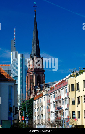 Église de Dreikoenigs où fut créé dans le quartier Sachsenhausen sur la rivière Main Banque D'Images