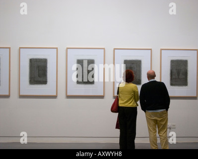 Des cadets de l'exposition de l'artiste Tim Davies Aberystwyth Arts Centre Ceredigion Pays de Galles Banque D'Images