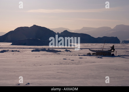 Icebergs dans la mer gelée à l'extérieur de l'Uummannaq, Groenland Banque D'Images