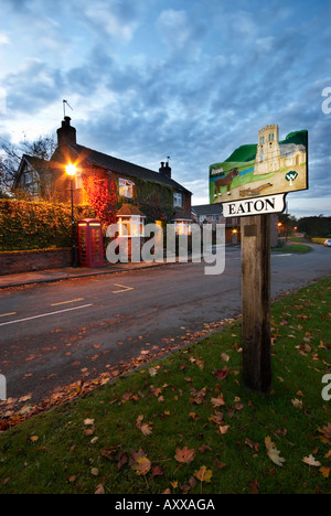 Soir en automne à la charrue Inn Congleton Cheshire UK Nr Eaton Banque D'Images