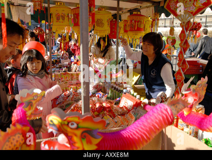 Échoppe de marché à Trafalgar Square à Nouvel An chinois Banque D'Images