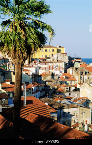 Voir d'Alfama et le Tage, Lisbonne, Portugal, Europe Banque D'Images