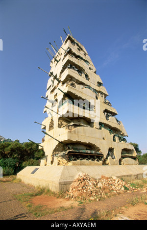 Tank monument à la paix commémorant la fin de la guerre civile de 1975-1990, Yarze, Beyrouth, Liban, Moyen-Orient Banque D'Images