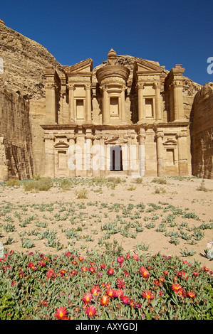 Deir Al (Ed Deir) (le monastère), Petra, Site du patrimoine mondial de l'UNESCO, la Jordanie, Moyen-Orient Banque D'Images