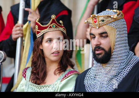 Roi et Reine du festival à modèles Terra de Trobadors castello d'Empuries catalogne espagne Banque D'Images