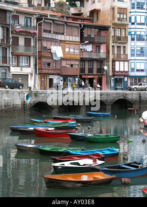 Le port de Bermeo un pittoresque port de pêche basque en Espagne Banque D'Images