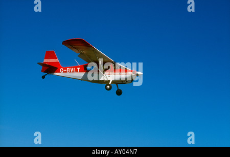 Aeronca 7AC two aile haute siège light aircraft G-BRAR en vol à Breighton Airfield Banque D'Images