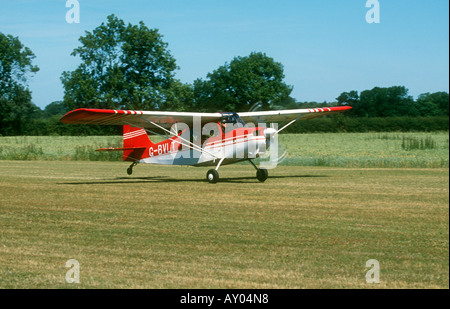 Aeronca 7AC two aile haute siège light aircraft G-BRAR à Breighton Airfield Banque D'Images