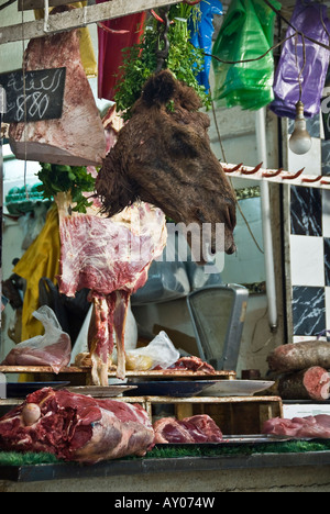 18 11 07 Fez Morocco Camel s Head sur l'affichage à l'atelier de boucherie dans la médina Photo Simon Grosset Banque D'Images