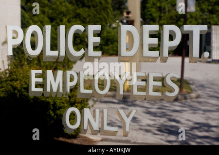 Entrée des employés du Service de police Banque D'Images