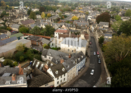 Vue aérienne de la ville de Cirencester montrant des boutiques et le marché Banque D'Images