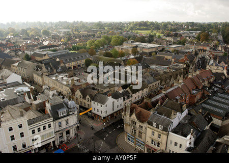 Vue aérienne de la ville de Cirencester montrant des boutiques et le marché Banque D'Images