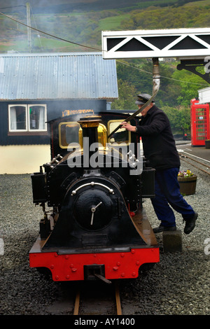 Le moteur à vapeur sur la Beddgelert Fairbourne de fer étroit Gwynedd North Wales UK Banque D'Images