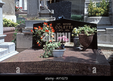 La tombe de Sidonie Gabrielle Colette au cimetière du Père Lachaise Banque D'Images