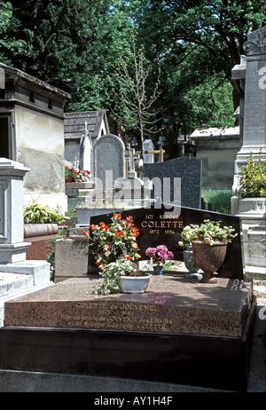 Tombe de Sidonie Gabrielle Colette au cimetière du Père Lachaise Banque D'Images