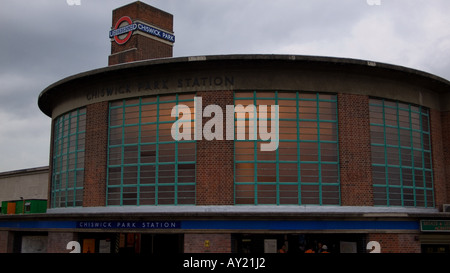 La station de métro de Chiswick Park, London, England, UK Banque D'Images