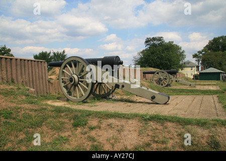 Vue de côté (à l'est) d'une guerre civile au canon de la guerre de Sécession à Fort Stevens, position de Washington DC. Banque D'Images