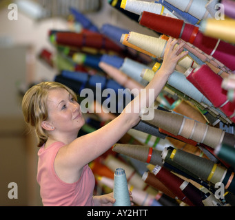 Fabrication de textile dans la région des Scottish Borders Banque D'Images