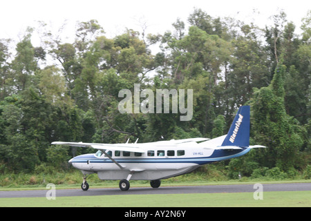 Modèle Cessna 208 Caravan - Light Aircraft [Dunk Island, en face de Mission Beach, Queensland, Australie, Océanie]. . Banque D'Images