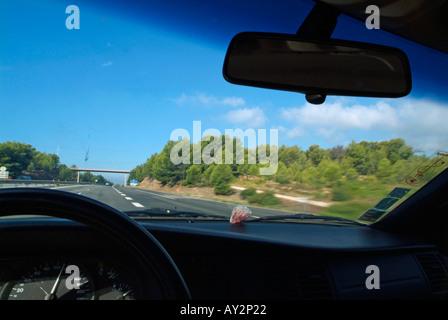 France Provence à l'intérieur d'une voiture roulant sur l'autoroute a8 Banque D'Images