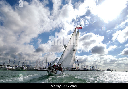 La spongieuse IV , Sir Francis Chichester's yacht historique dans lequel il est devenu le premier homme à naviguer autour du monde en solitaire. Banque D'Images