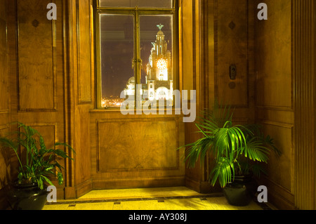Vue de nuit à partir de bâtiments du foie Martins Bank Building Banque D'Images