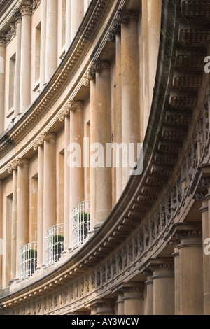 Gros plan sur les détails de la pierre géorgienne dans The Circus, City of Bath, Somerset, Angleterre, Royaume-Uni. Un site classé au patrimoine mondial de l'UNESCO Banque D'Images