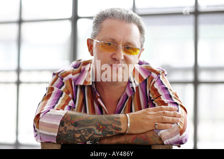 Tatoueur Louis Melloy photographié à l'Hôtel de Soho Londres Banque D'Images