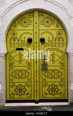 Porte jaune, Médina de Tunis, Tunisie Banque D'Images