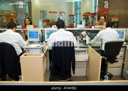 Scotiabank Inverlat les clients et employés de banque à banque succursale dans la ville de Mexico Banque D'Images