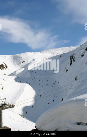 Vue panoramique des montagnes des Alpes suisses, Crans Montana, Suisse. Banque D'Images