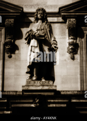 Galerie de statues dans la cour du Musée du Louvre. Paris. France Banque D'Images