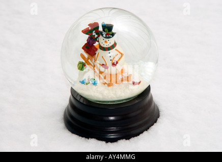 Bonhomme de neige sur Snowglobe Banque D'Images