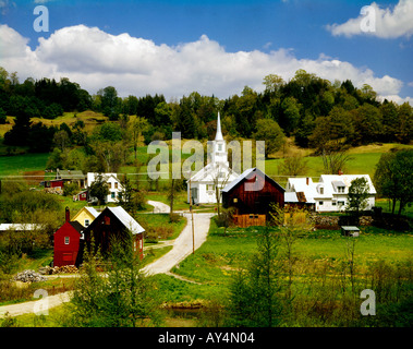 La rivière pittoresque attend est symbolique de petites villes rurales dans l'état du Vermont en Nouvelle Angleterre USA Banque D'Images