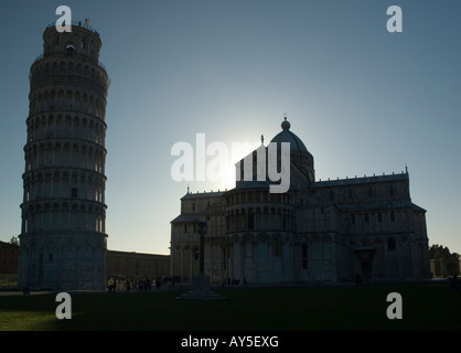 Le Duomo et la tour à l'ombre Banque D'Images