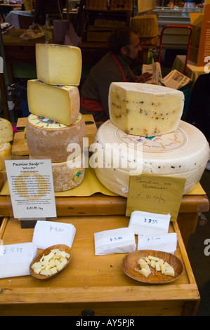 Fromage bio à Borough Market à Londres UK Banque D'Images