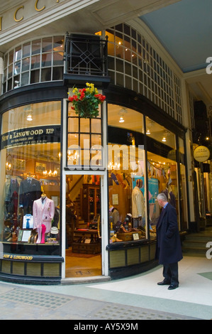 Piccadilly Arcade qui va de Jermyn Street et Piccadilly à Londres UK Banque D'Images