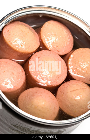 Saucisses de Vienne fait avec du boeuf et du porc poulet dans un bouillon de poulet à tin can package Banque D'Images